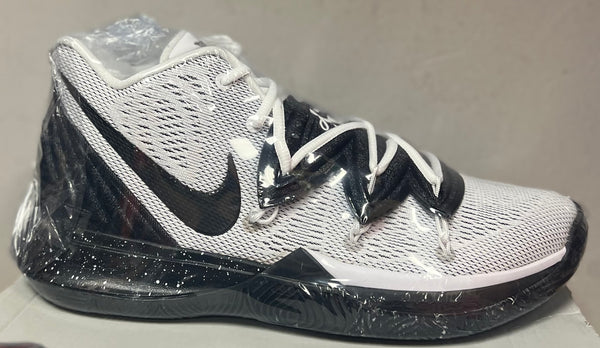 KYRIE BLACK COOKIE AND CREAM